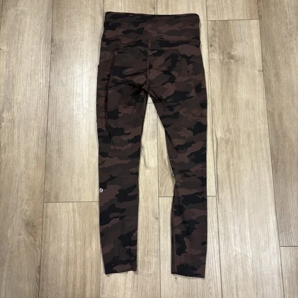 Lululemon Camo Leggings Womens 6 Brown Fast Free Tight 25" Inseam - Picture 6 of 8